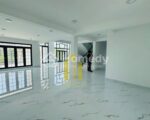 Biệt Thự Văn Phòng Sàn Trống Giá 90 Triệu – Thang Máy