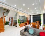 Biệt thự Lucasta Khang Điền – đầy đủ nội thất cao cấp – có sân vườn rộng – có hồ bơi và gara riêng