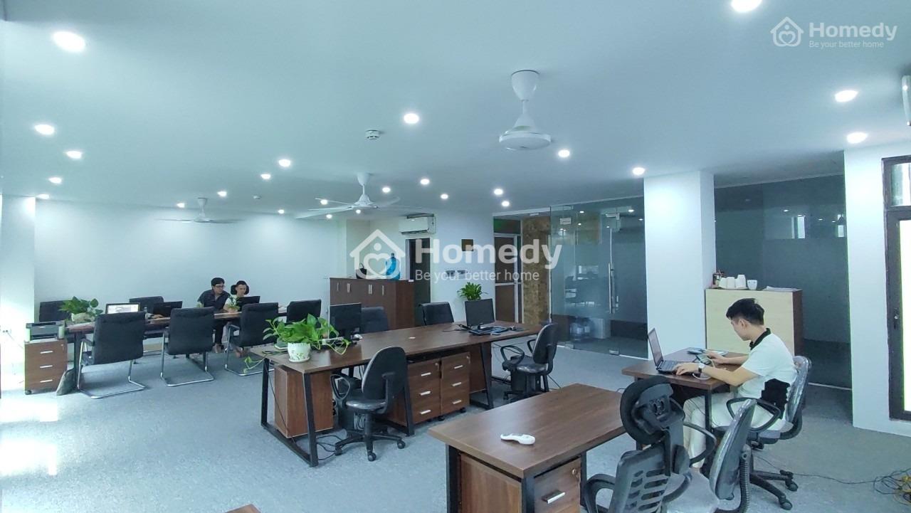 Sale kịch sàn văn phòng tại Cầu Giấy  ,diện tích  90m2 ,2 mặt thoáng , có hầm để xe .lh 0988453***